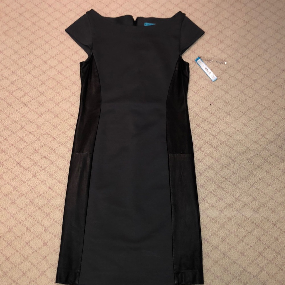 NWT Alice + Olivia Size M dress - leather sides